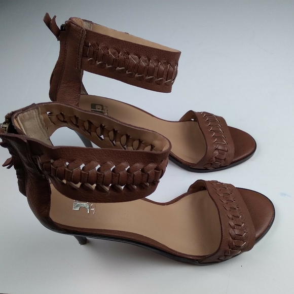 Joe's jeans ankle strap 3 in.heels size 7.5  medium  brown /tan leather. - Picture 9 of 9